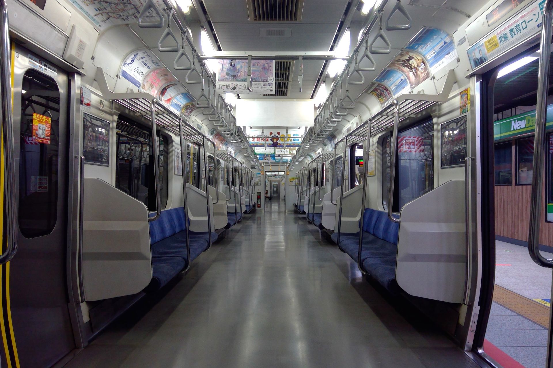 209系500番台 車内