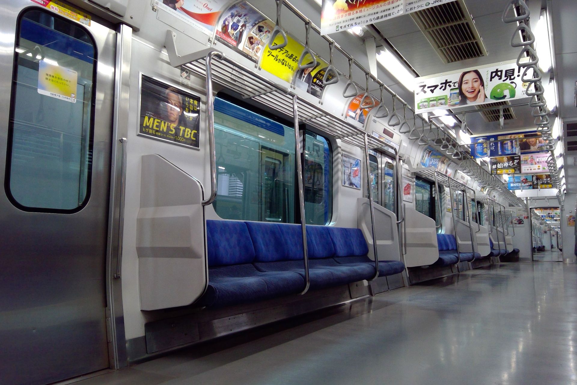 E231系 0番台 車内
