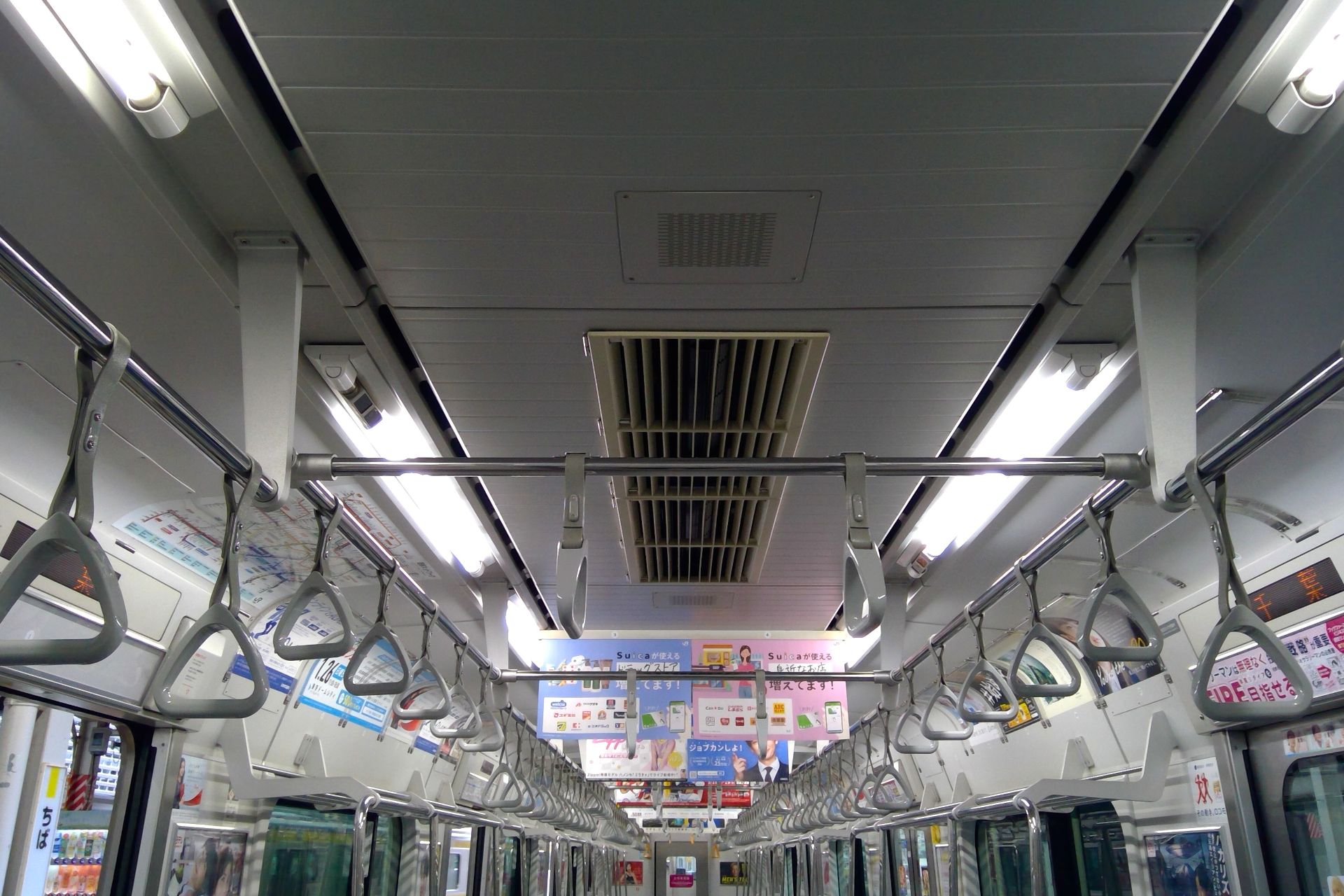 E231系 0番台 車内