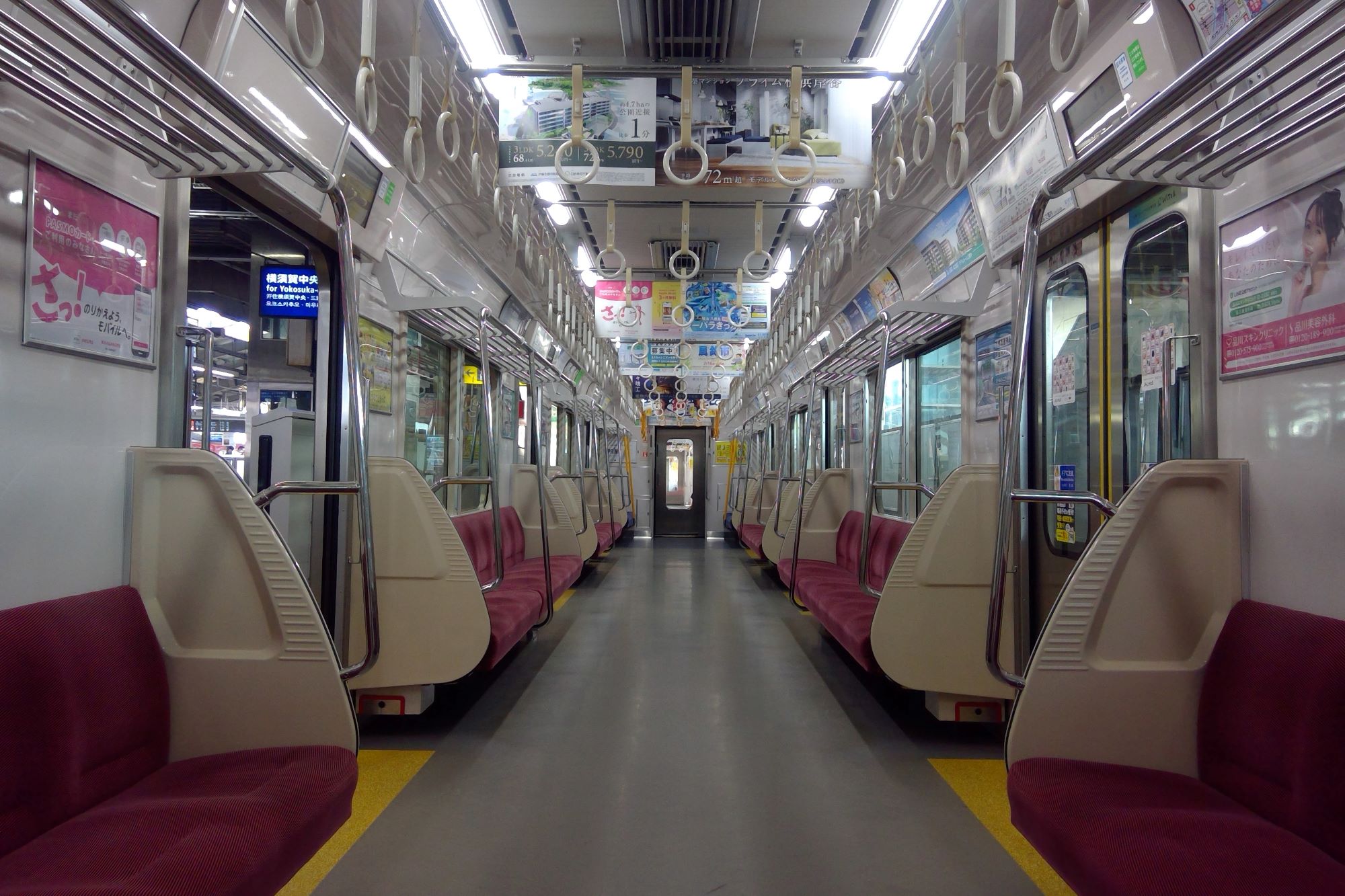 京急1000形ステンレス車 車内