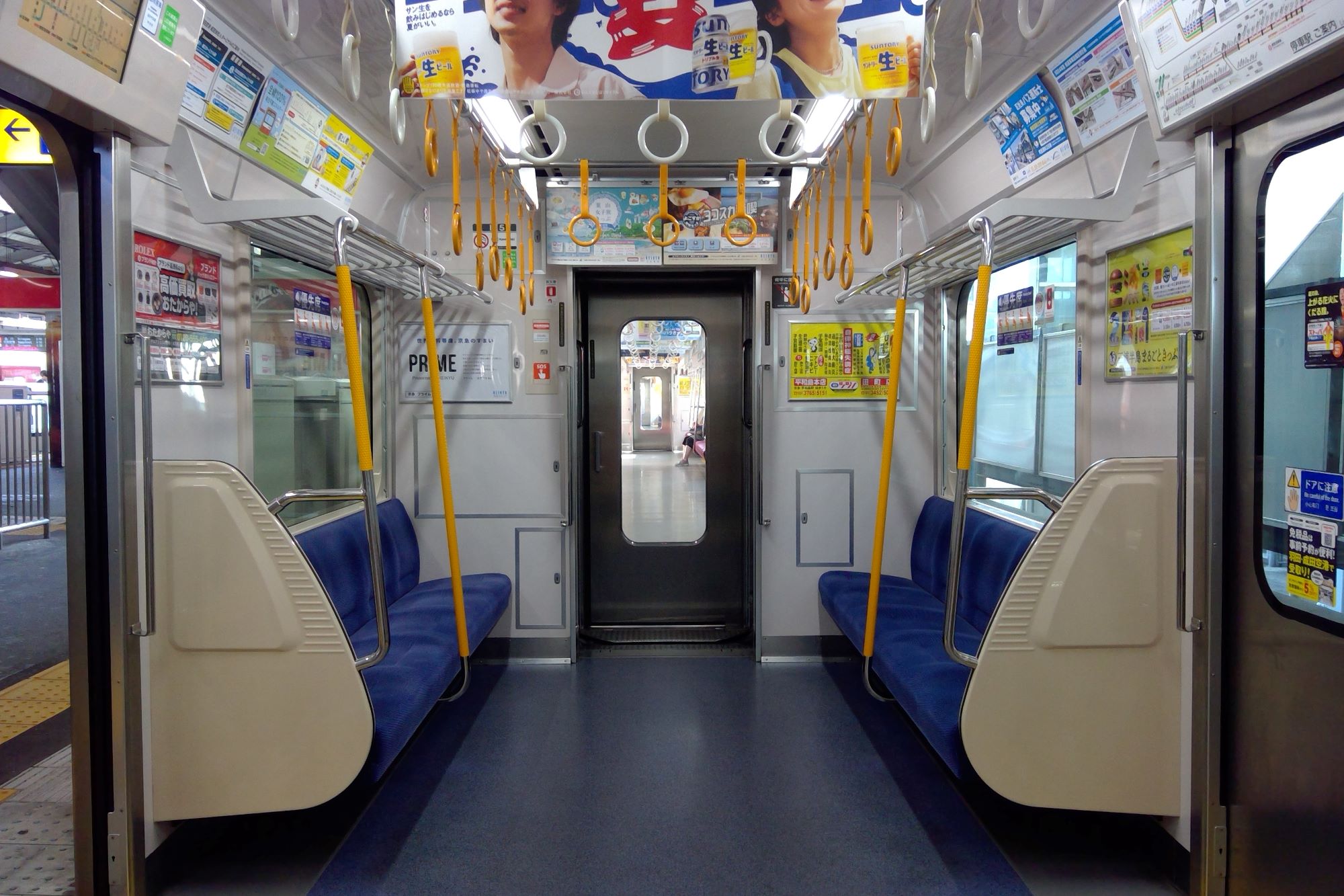 京急1000形ステンレス車 車内
