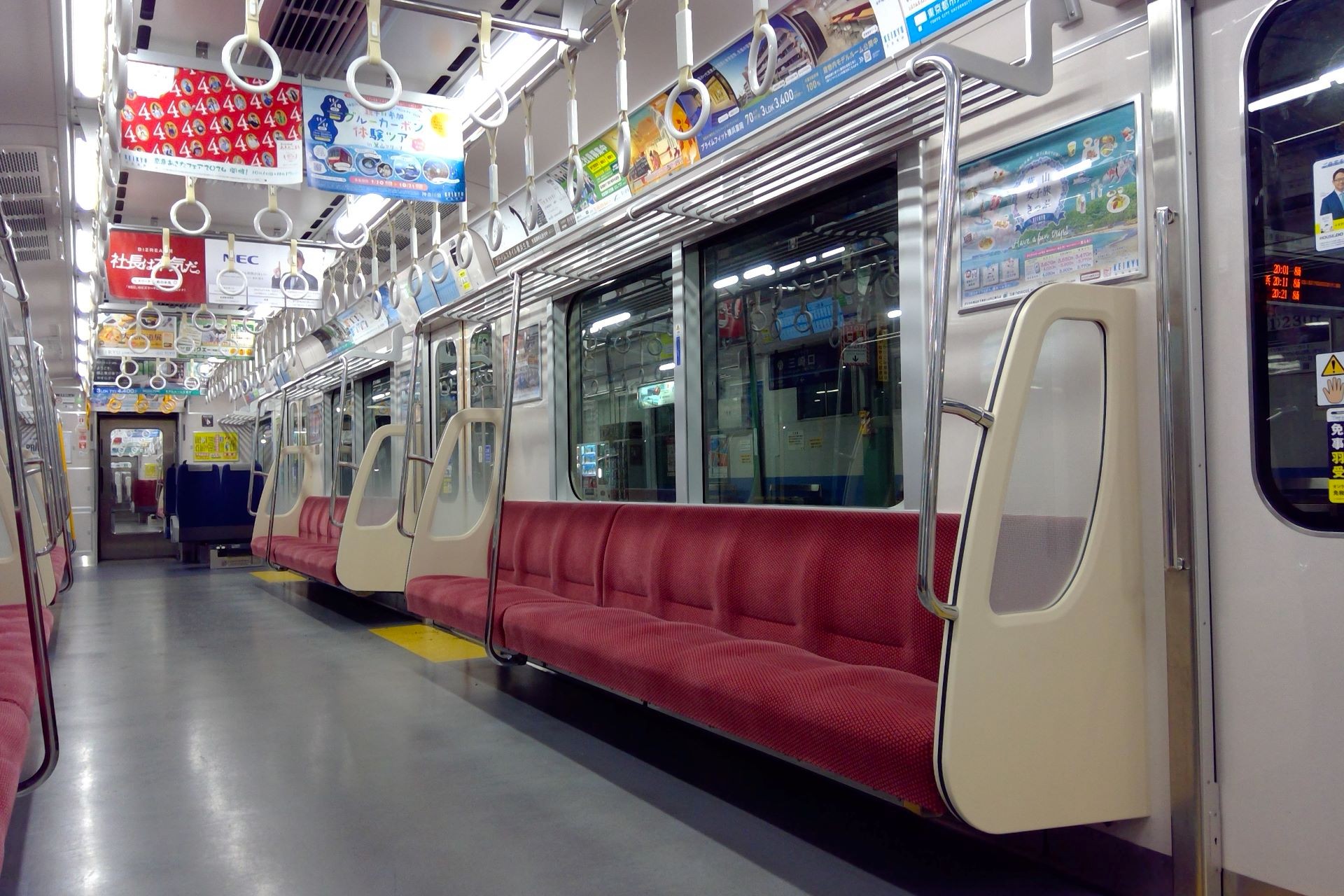 京急1000形22次車 車内