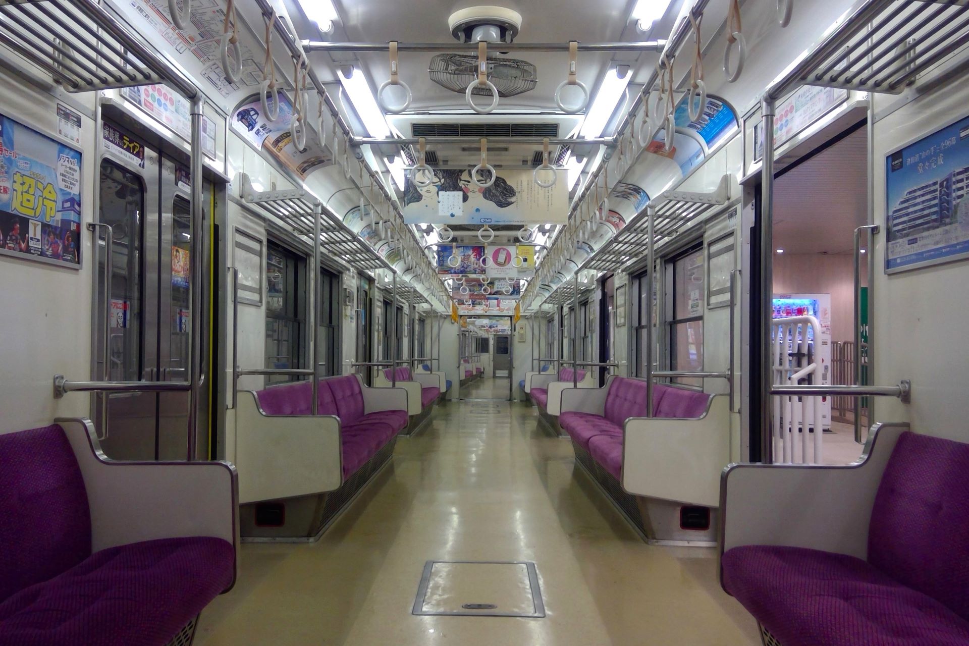 京成3500形 車内
