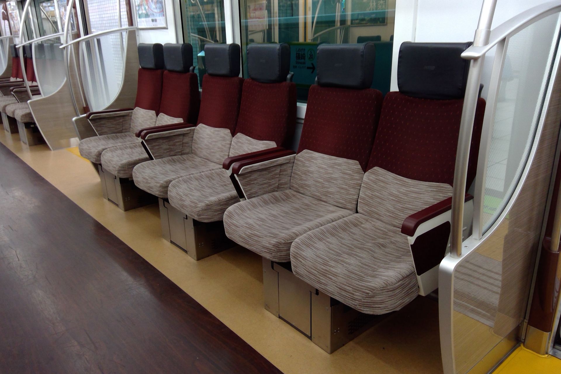京王5000系 車内