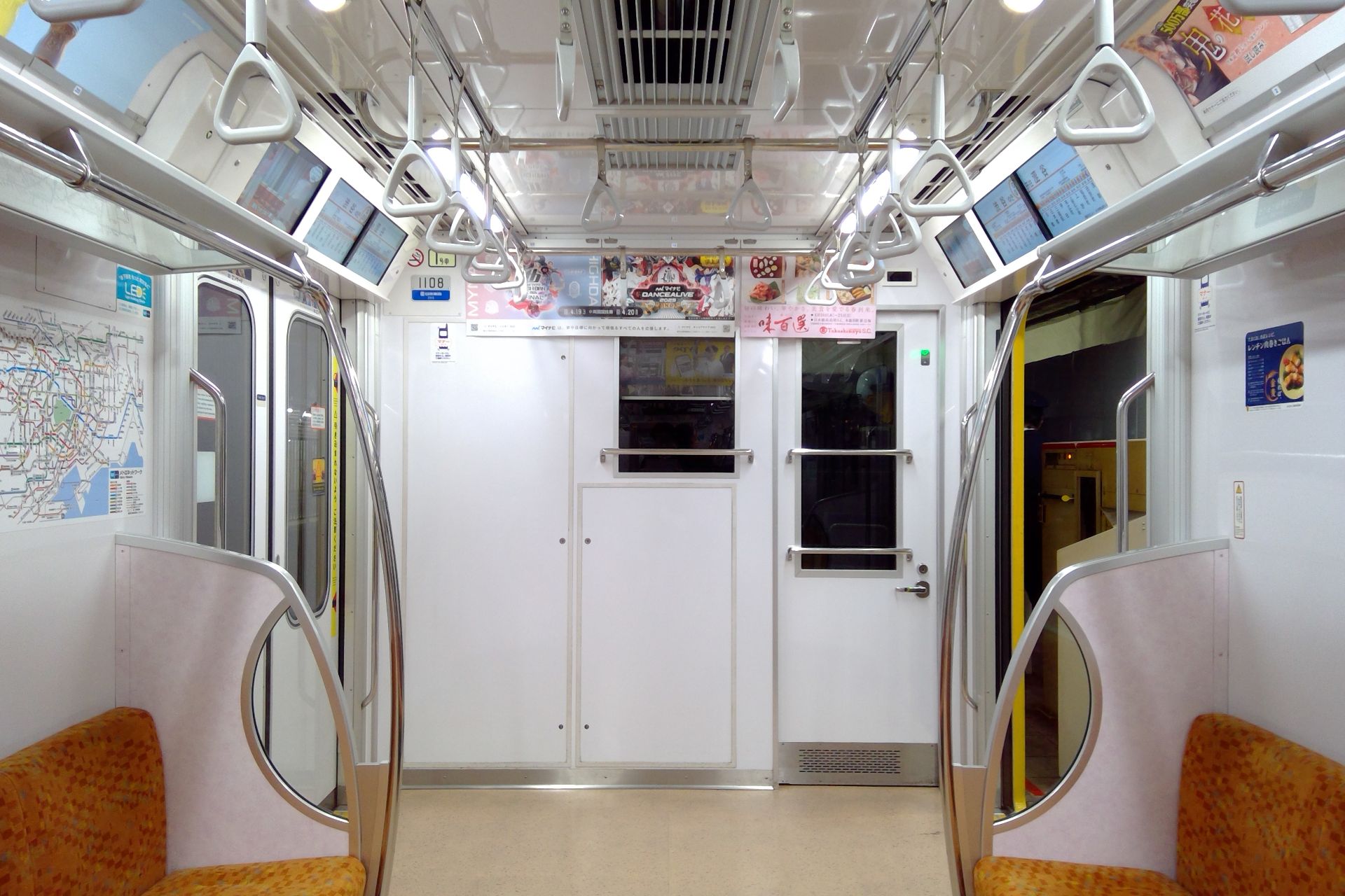 東京メトロ1000系 車内