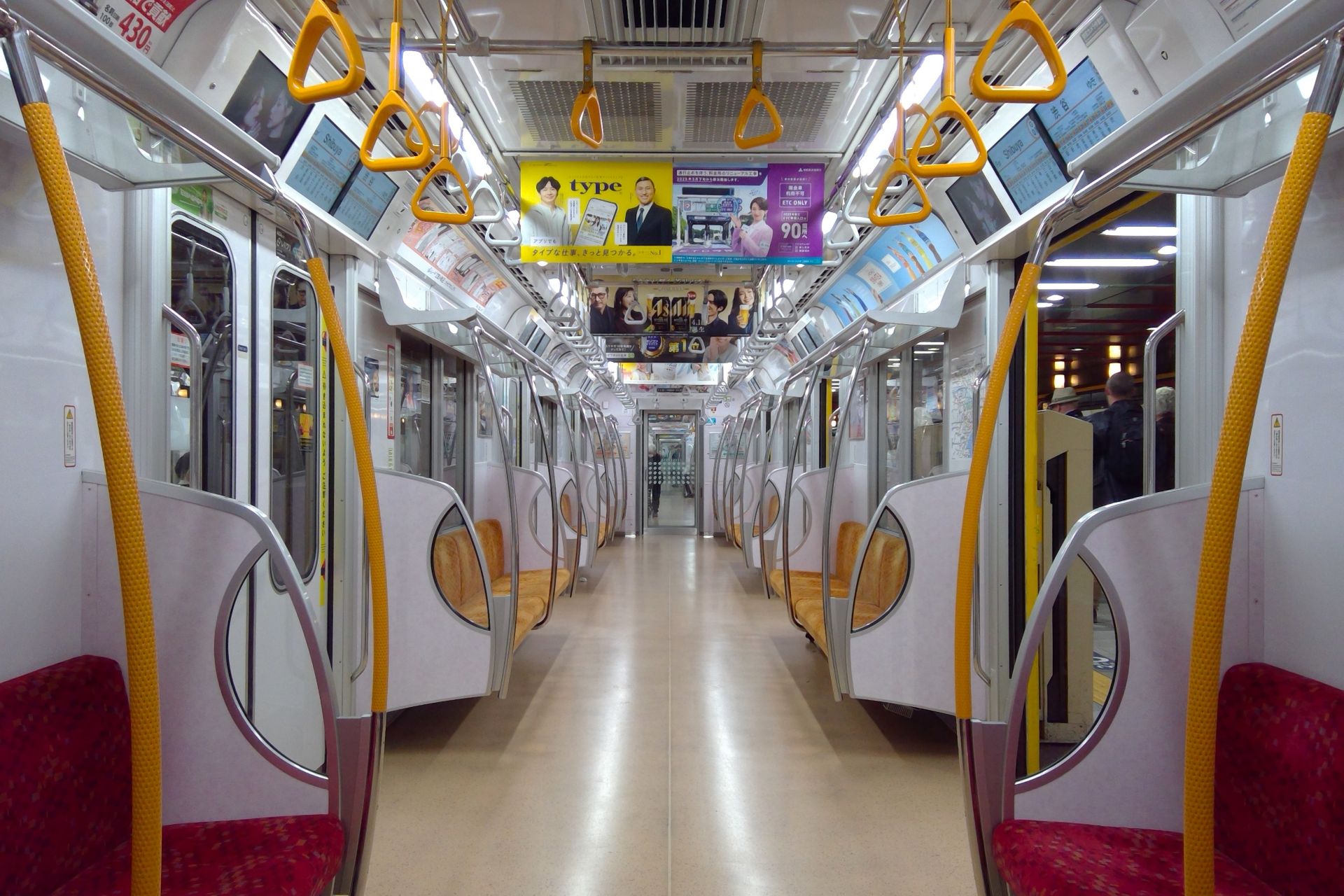東京メトロ1000系 車内