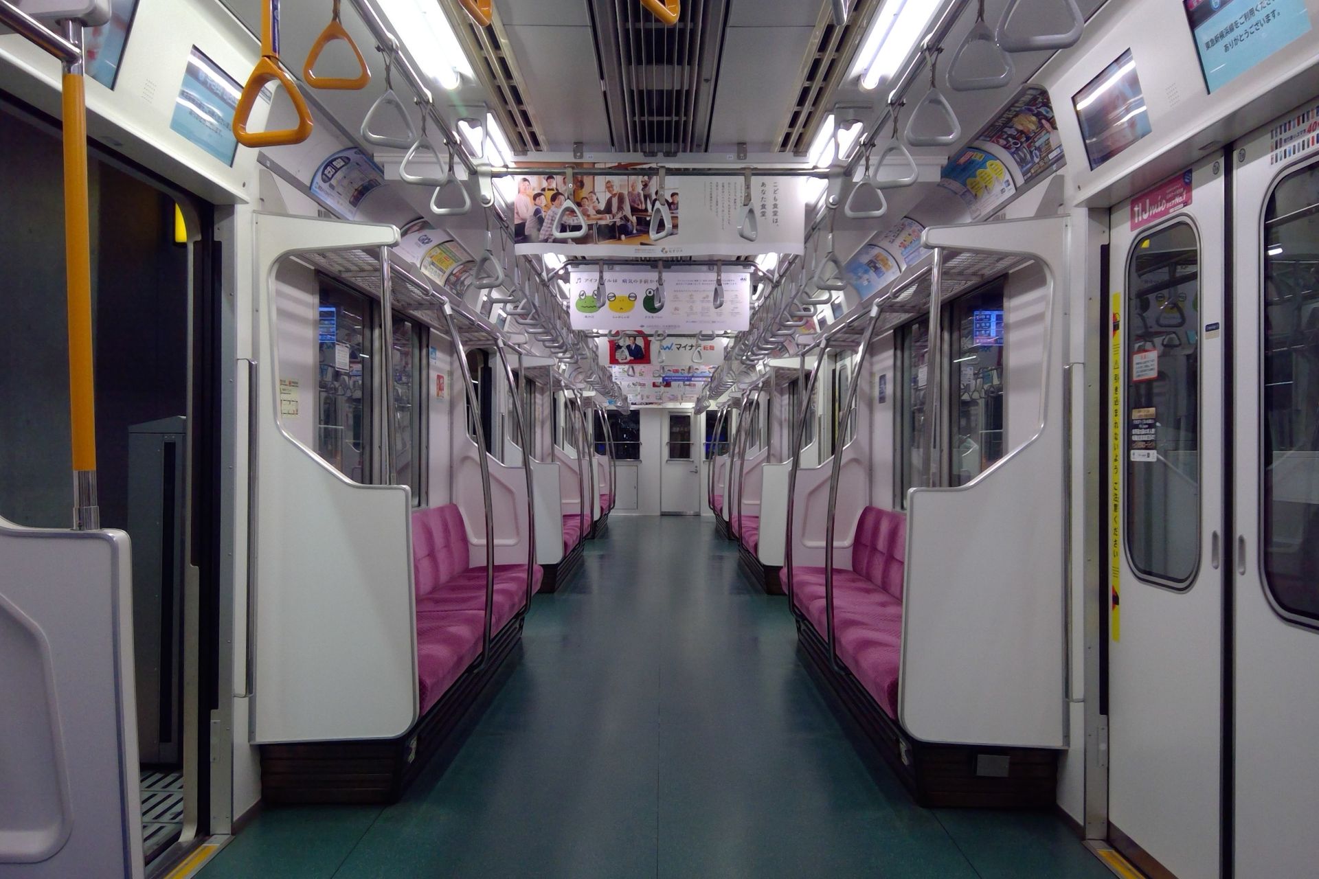 東京メトロ9000系 車内 B修
