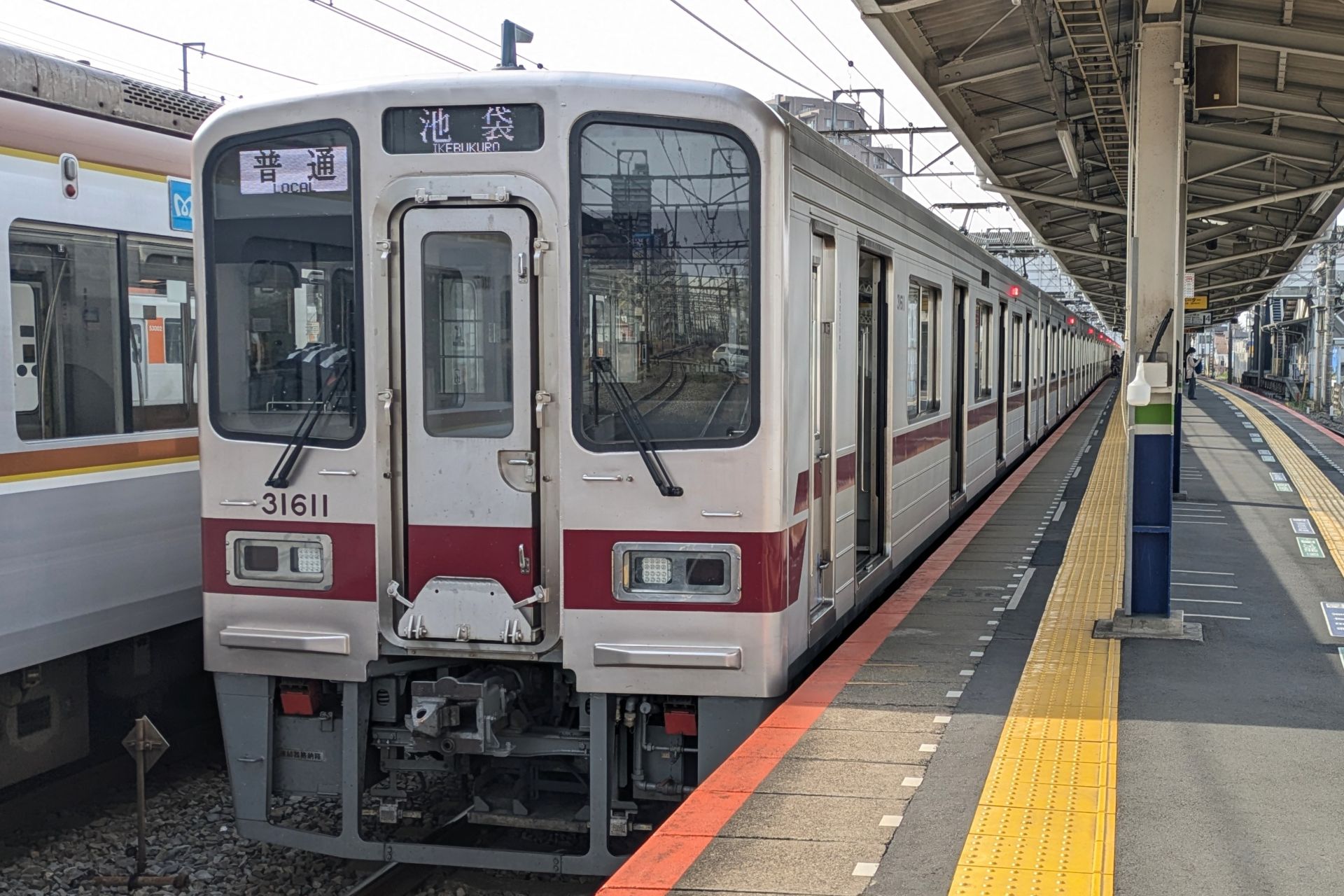 東武30000系 車内