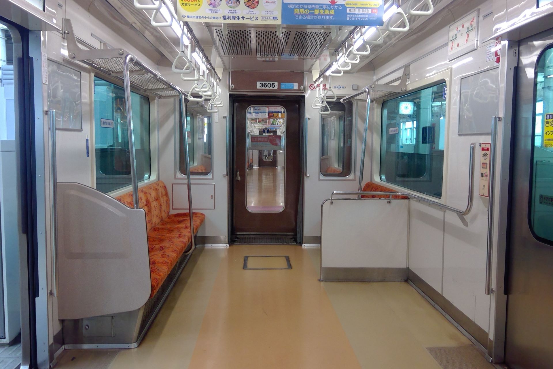 横浜市営地下鉄 3000S形車内
