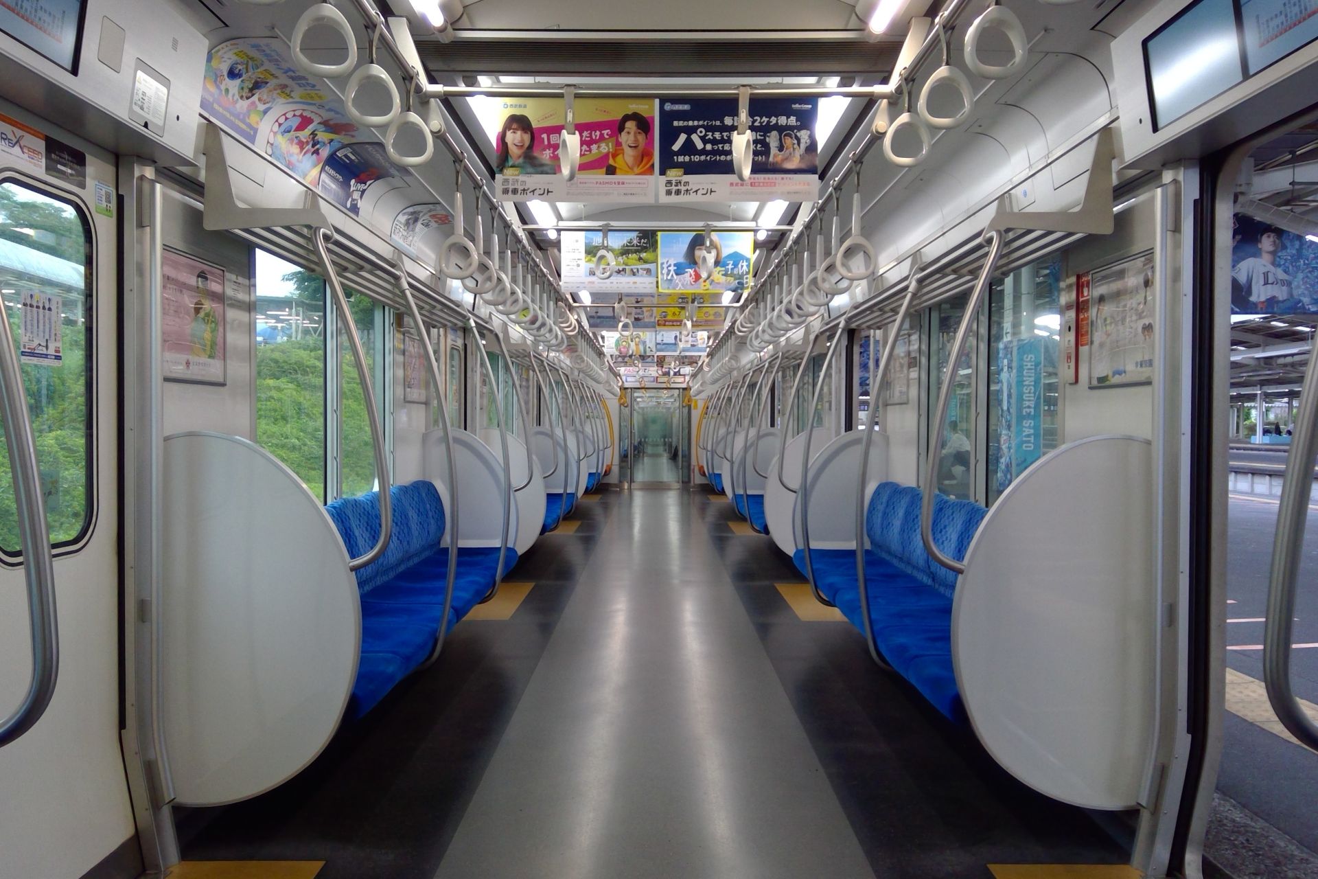 西武30000系 車内