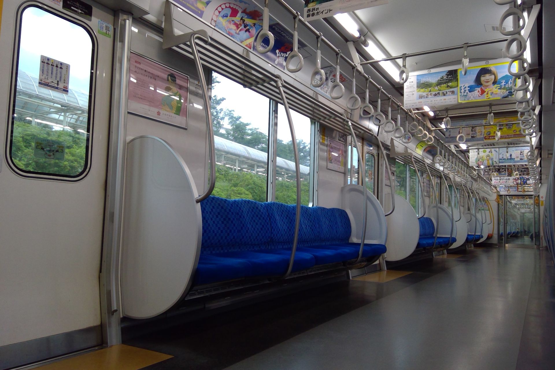 西武30000系 車内