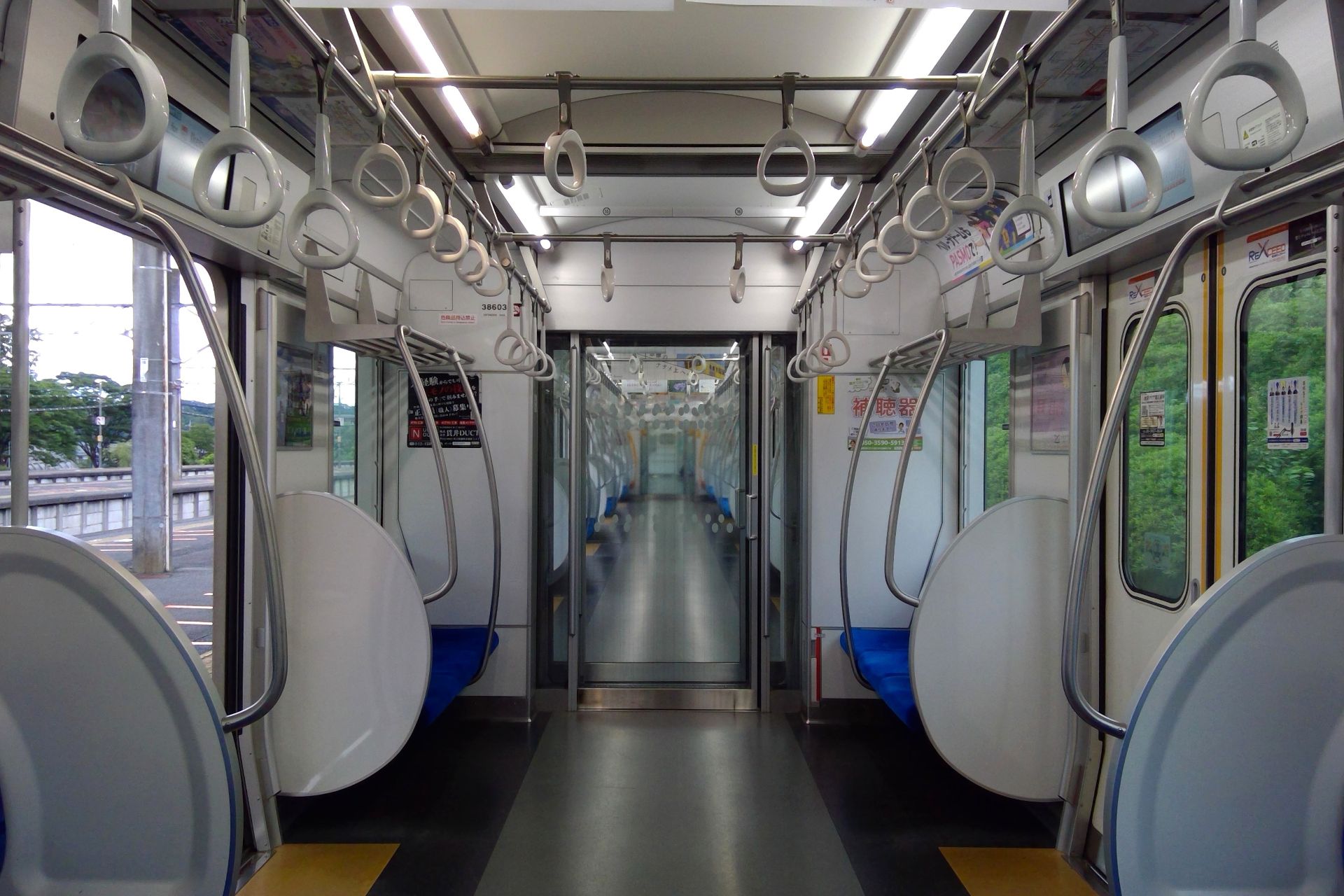 西武30000系 車内