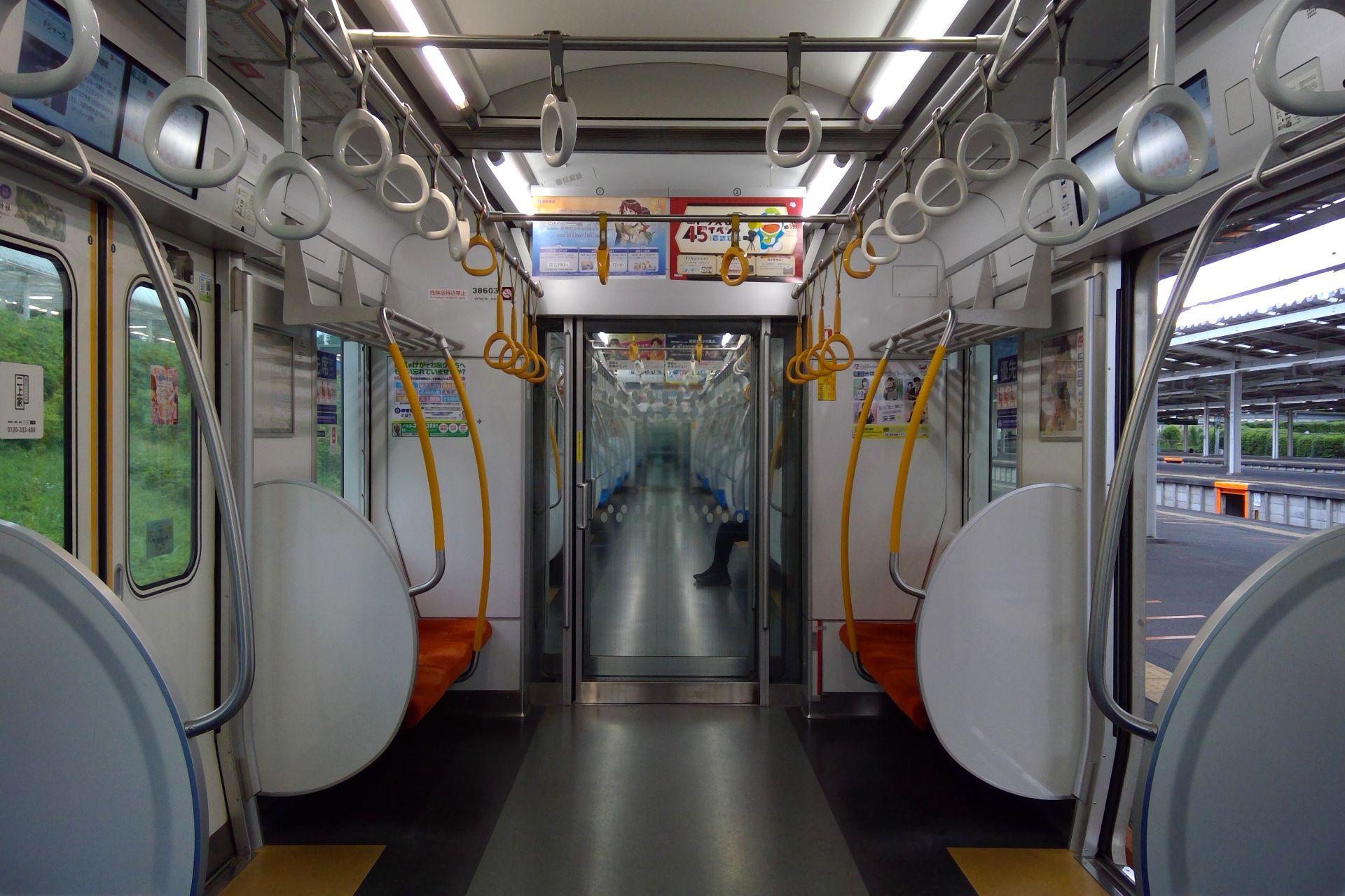 西武30000系 車内