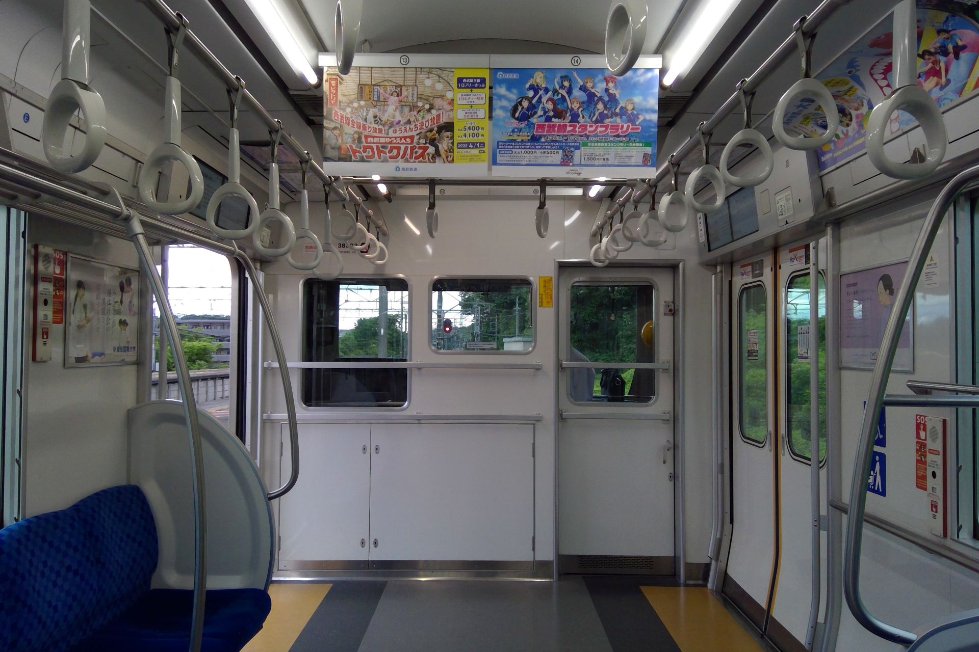 西武30000系 車内