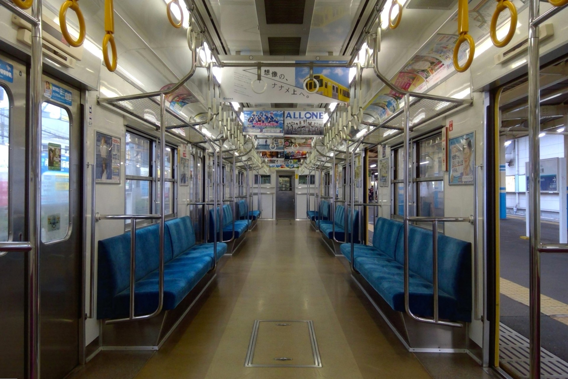 西武 2000系 車内