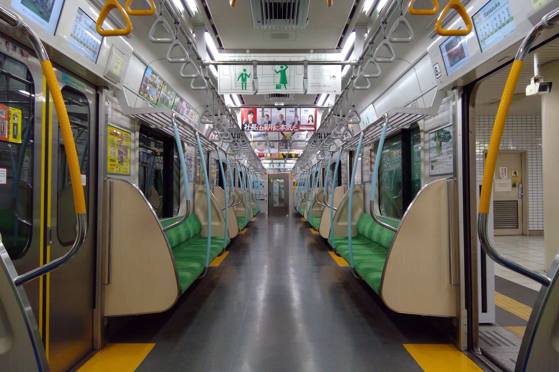 都営10-300形 車内