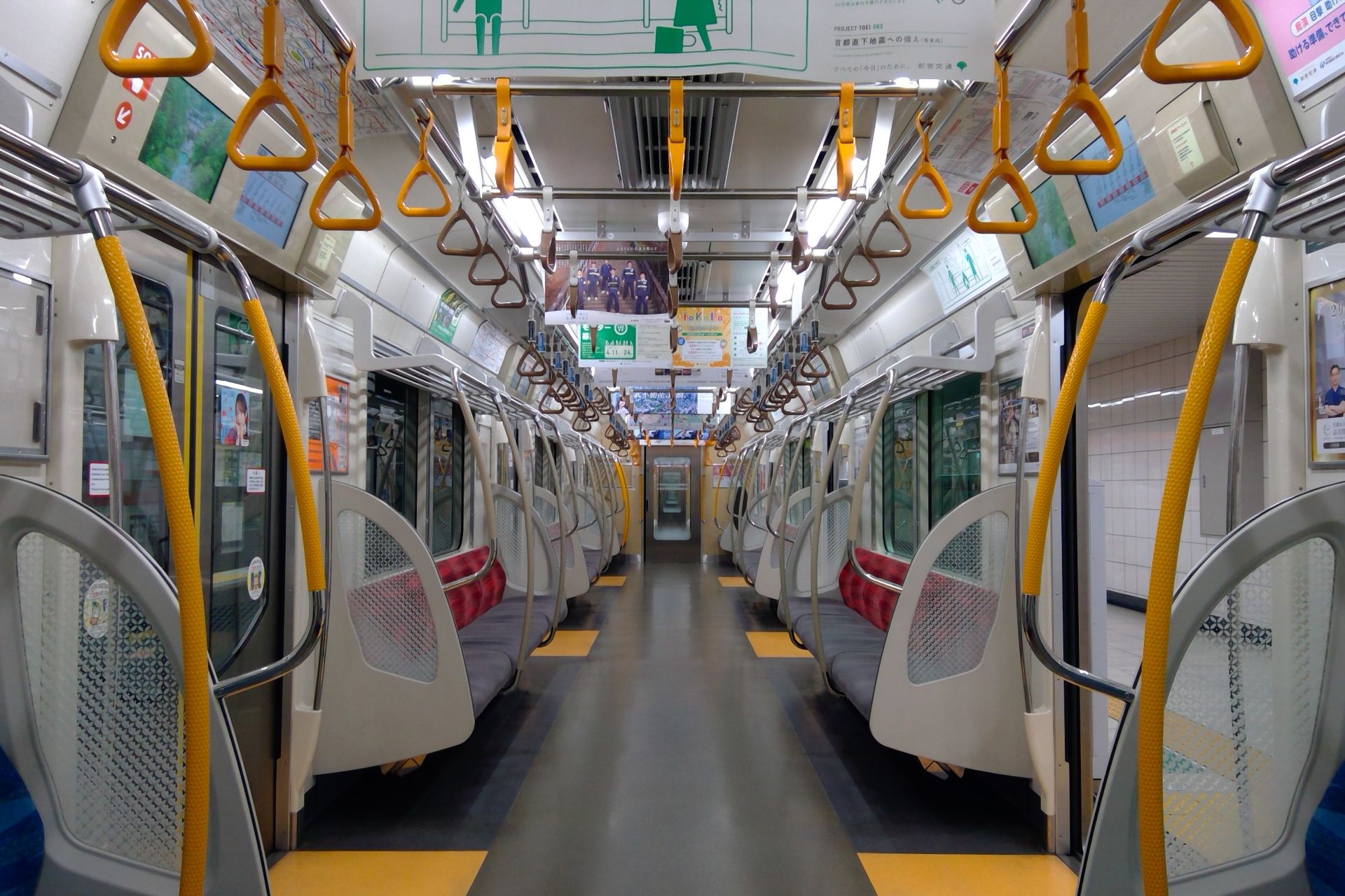 都営5500形 車内