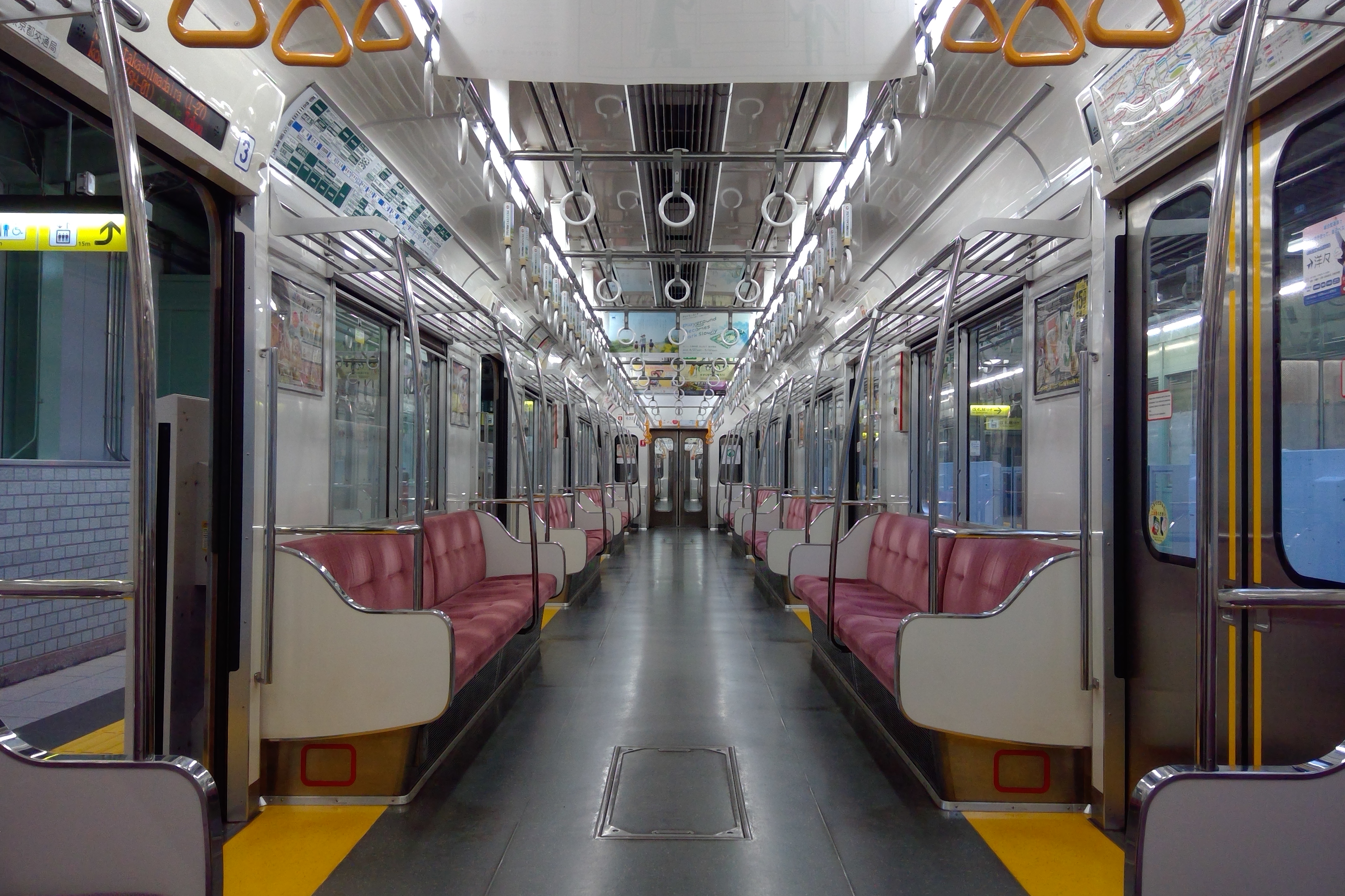 都営6300形 車内